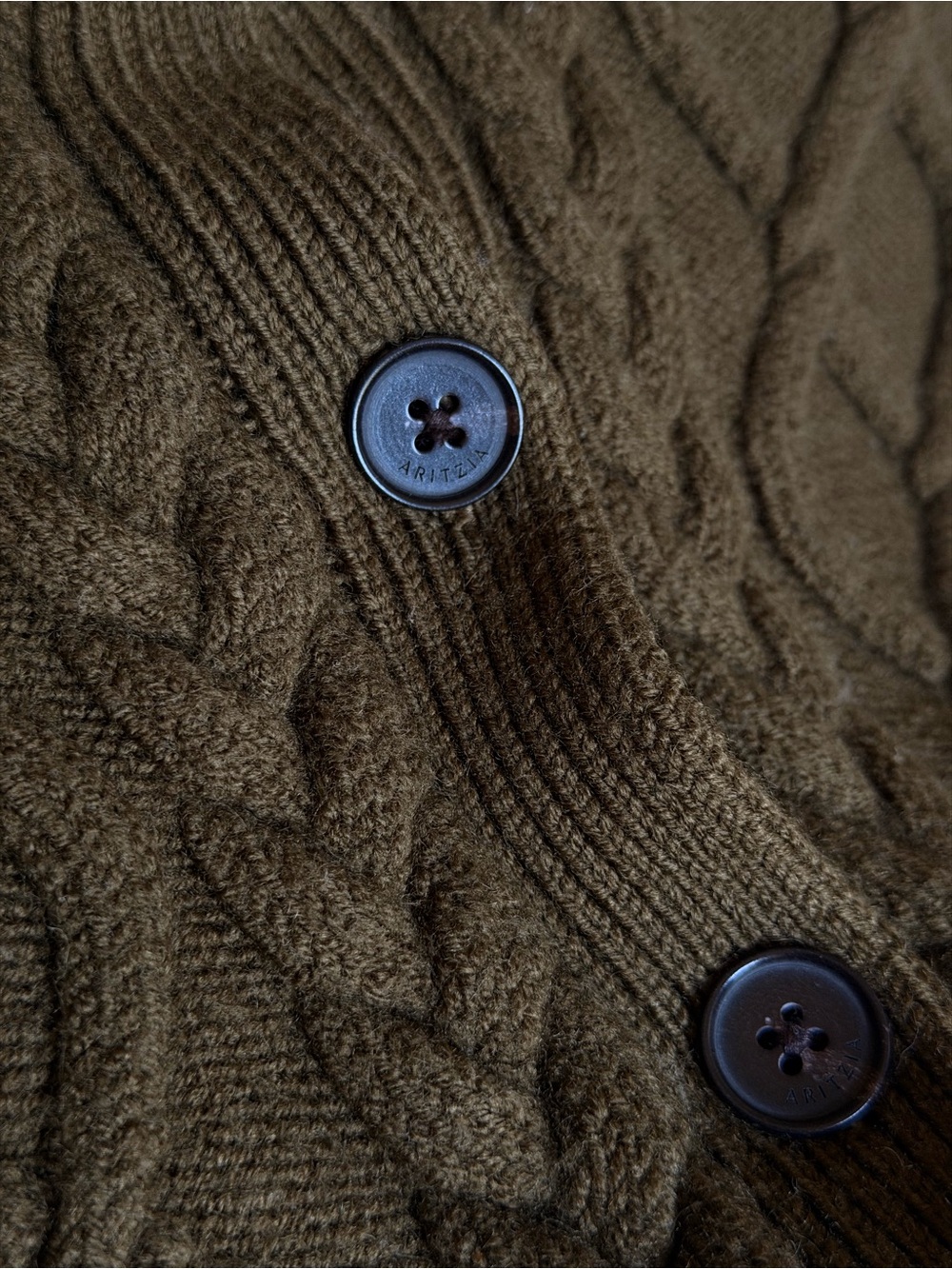 Aritzia 100% Merino Wool Heritage Cable Knit Cardigan - Picture 4 of 7